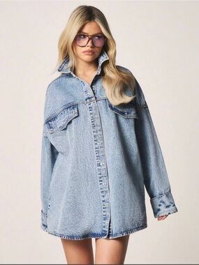 NWOT! Missguided Light Blue Oversized Denim Button-Down Shirt Jacket